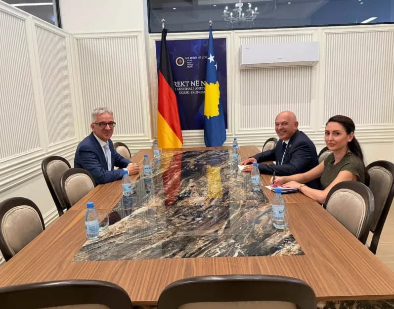 Gjini takon ambasadorin gjerman, diskutojnë për zhvillimet politike në Kosovë