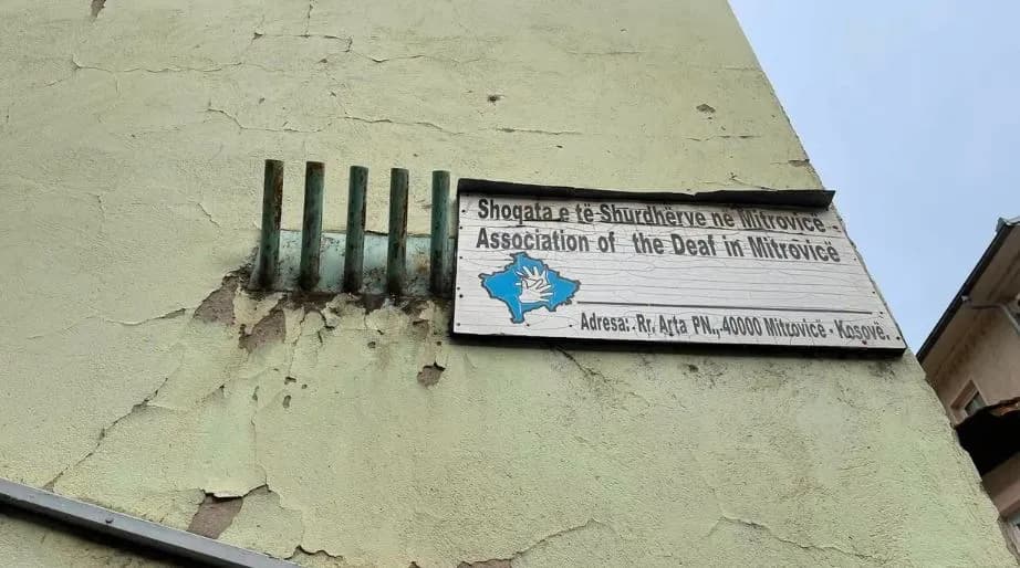 Objekti i Shoqatës së të Shurdhve në Mitrovicë merr pamje të re, renovimi nis këtë javë
