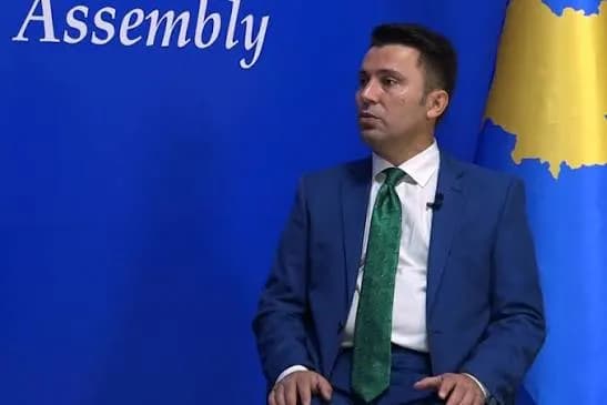 Adnan Rrustemi mohon lidhjet familjare me të arrestuarin: Paralajmëron padi ndaj Burim Ramadanit