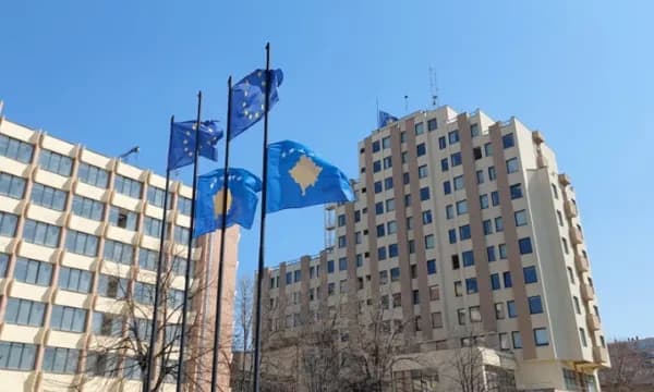 Kosovari në paraburgim në Serbi, MPJD: Kemi njoftuar BE-në dhe QUINT-in, do kërkojmë leje që ta vizitojë familja