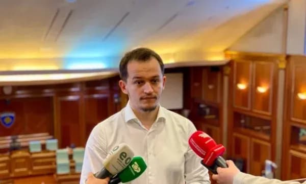 Cakolli: Situata është më se e qartë, seanca e thirrur e shkel aktgjykimin e Kushtetueses të vitit 2025