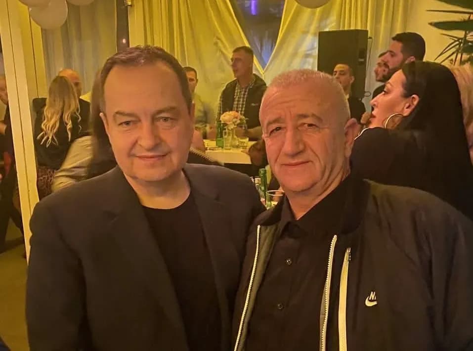 Publikohet fotografia e Fehmi Dalit me Daçiqin - spiuni nga Dragashi u arrestua sot në Merdare