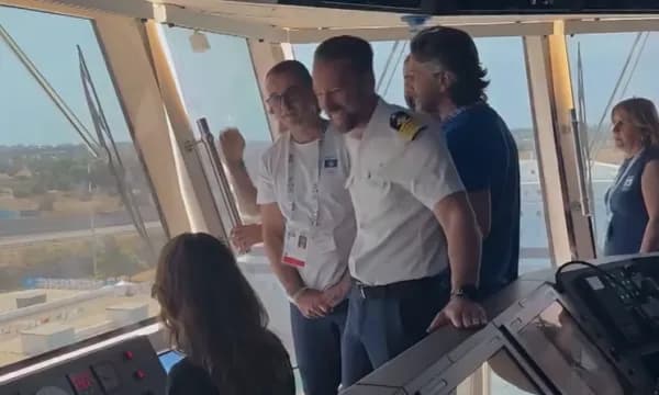 Lojërat në Taranto, Albulena Haxhiu dhe Përparim Rama bashkë në bordin e një anije, i shoqëron ekuipazhi