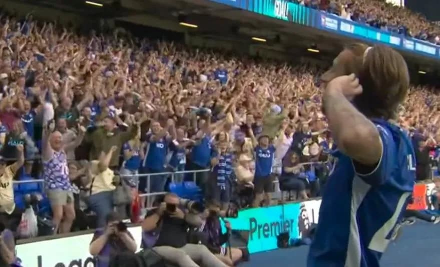 Fitore dramatike për Ipswichin, e mposht në fund Sunderlandin e Xhakës