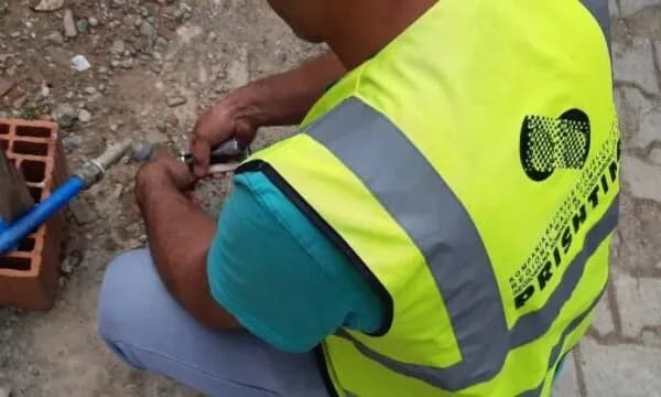 Ujësjellësi zbulon numër të madh lidhjesh ilegale në zemër të Prishtinës