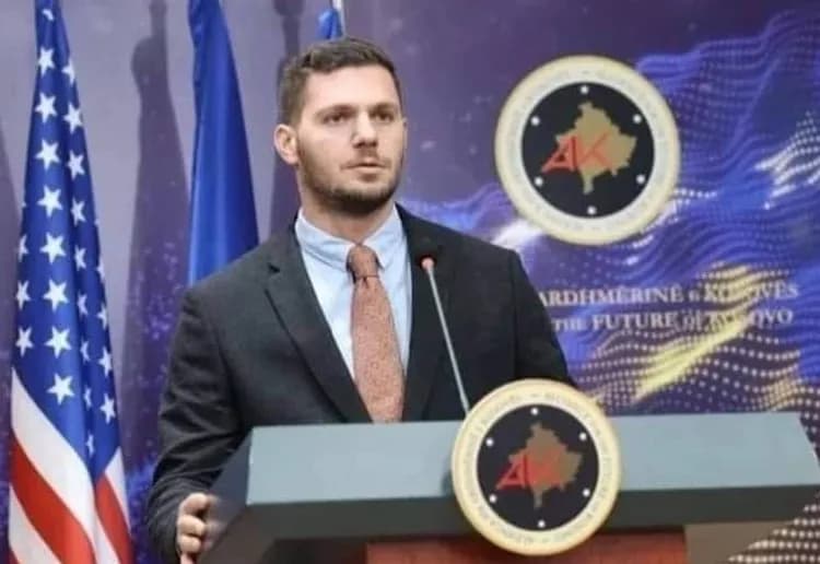 Zëdhënësi i Aleancës i reagon VV-së: Ju i dërguat tre zyrtarë të shtetit në Serbi, punëtori i Trainkos ua zbuloi skandalin