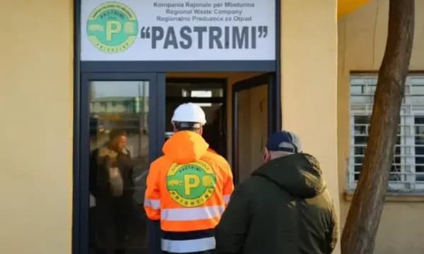 “Pastrimi“ paralajmëron qytetarët: 500 euro gjobë për hedhjen e mbeturinave