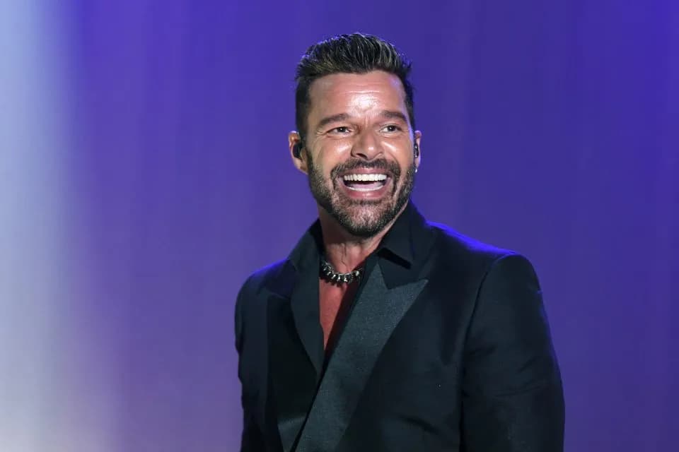 Rikthehet Ricky Martin, bëhet pjesë e filmit të ri të Gael García Bernal