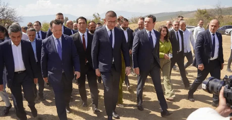 Nisin punimet për autostradën Shkup-Bllacë, projekti përfshin pesë tunele dhe tetë ura