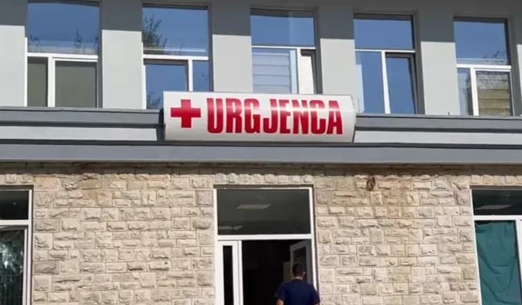 5-vjeçari bie nga ballkoni i banesës në Shqipëri, pëson dëmtime në kokë