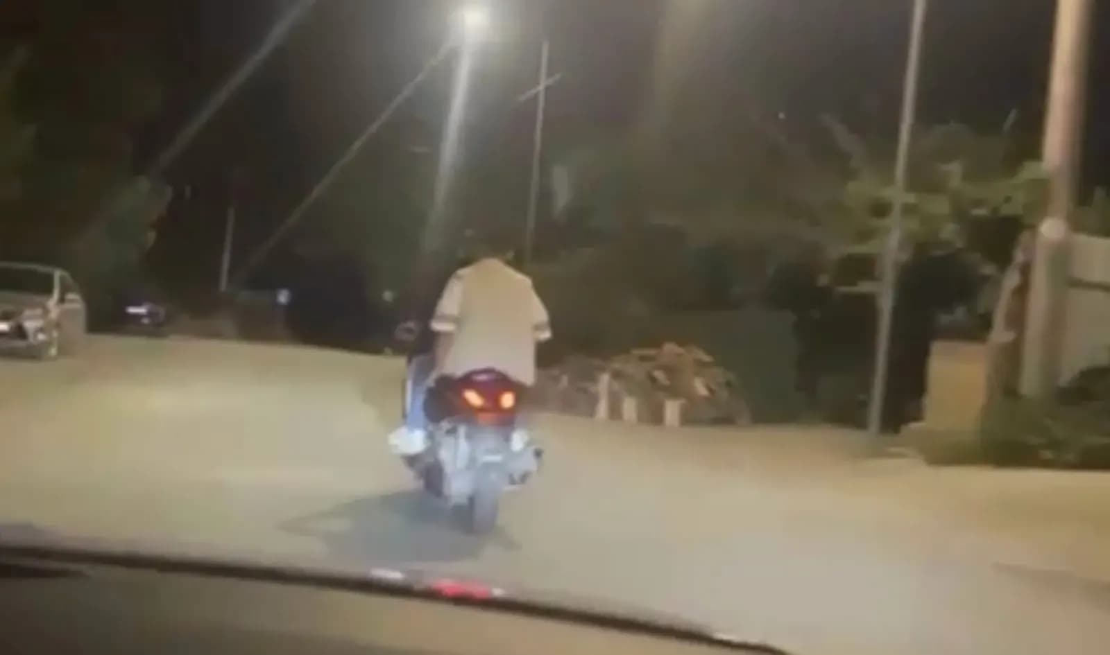 Bëri zhurmë me motoçikletë, policia i shqipton 8 gjoba drejtuesit në Prishtinë