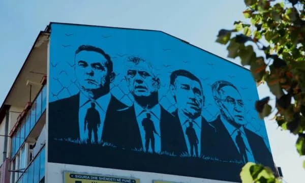 Zbulohet murali i krerëve të UÇK-së: Prishtina pret kthimin e çlirimtarëve