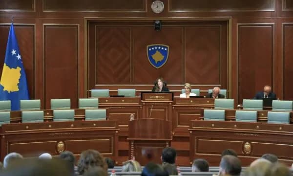 Kuvendi njofton veç për debatin e Haxhiut me Simiqin, jo edhe për fjalët e saj se VV s’ka vota për Çitakun e Shalën