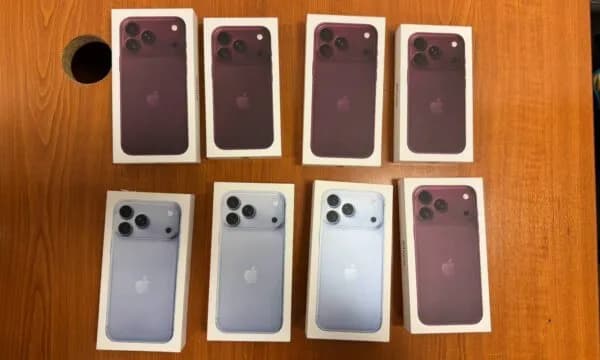 Dogana ndalon 8 iPhone të padeklaruar në Aeroportin e Prishtinës