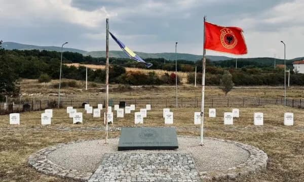 Lladrovci: Heronjtë e dëshmorët janë udhërrëfyesit tanë