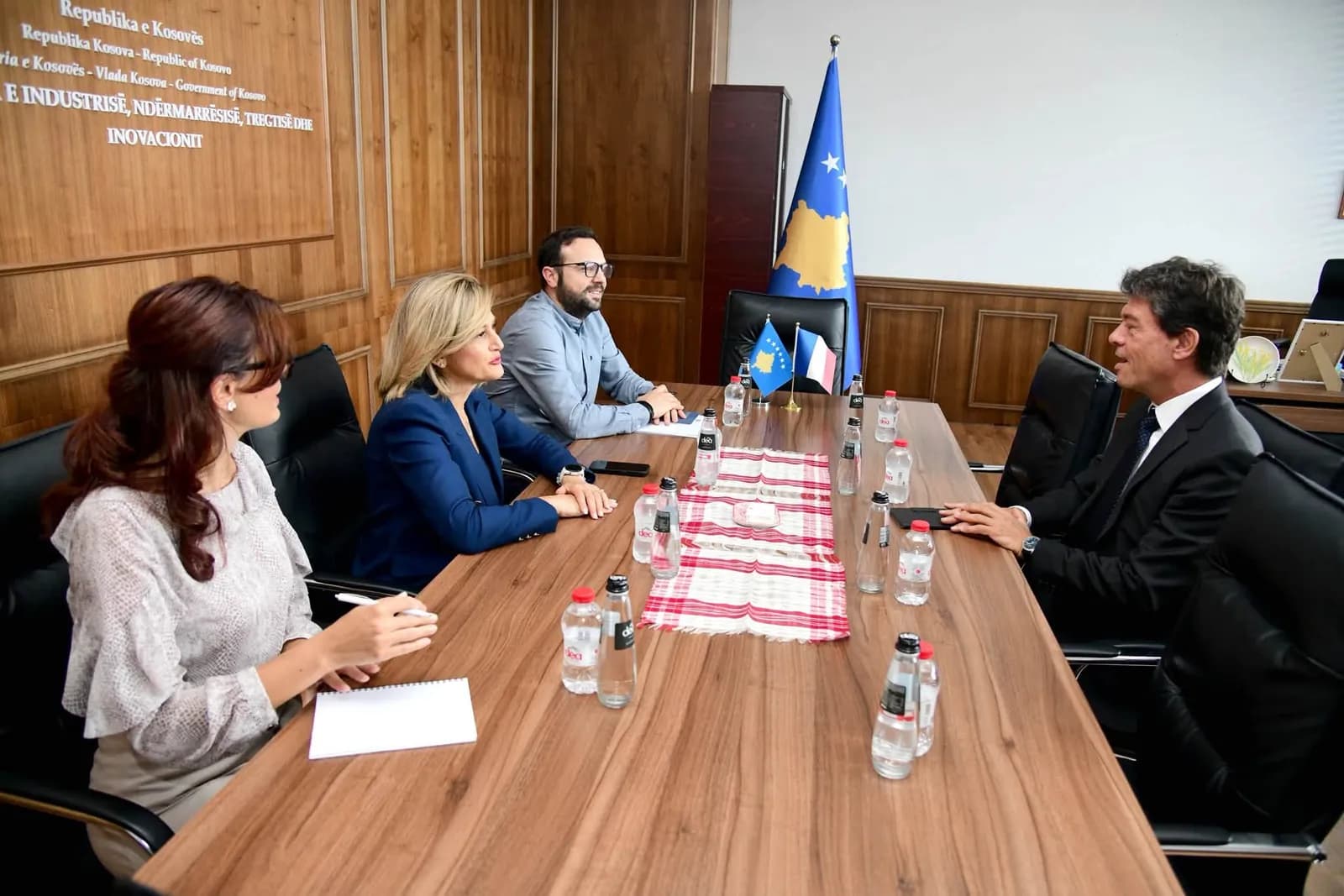 Kusari-Lila priti ambasadorin e ri të Francës, diskutohet për bashkëpunimin ekonomik