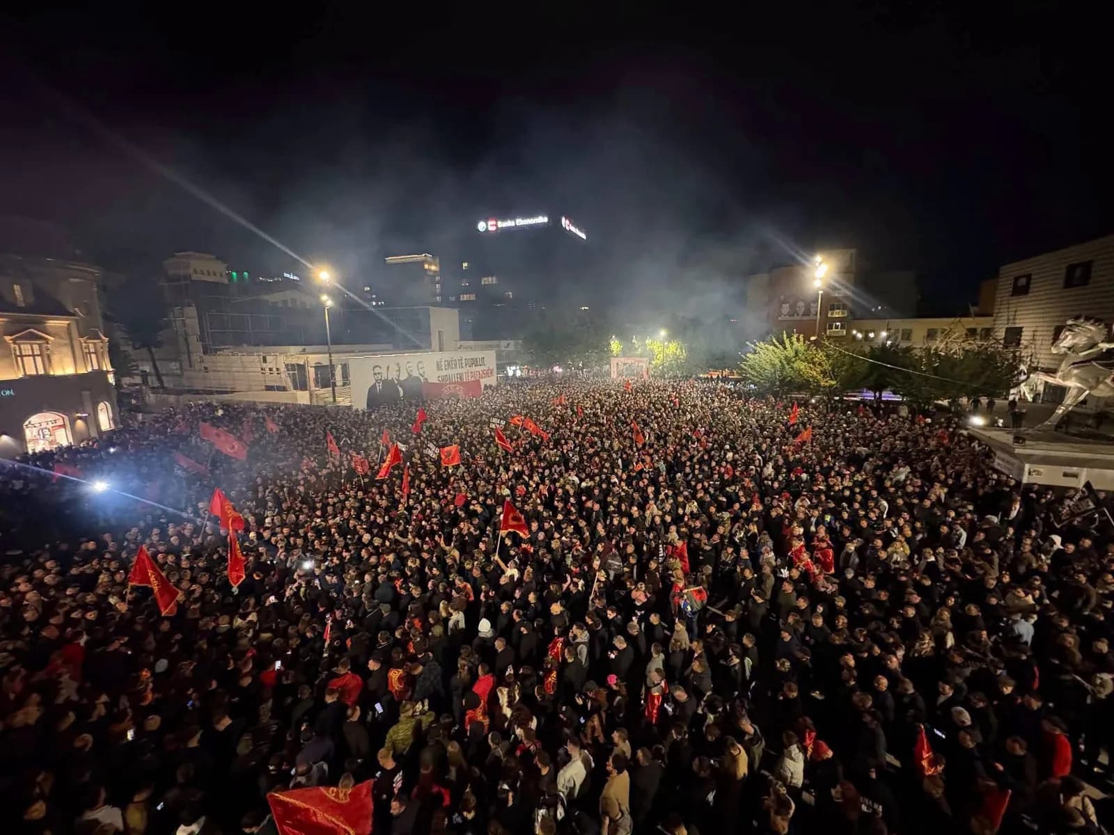 Këta janë folësit në natën e 12-të të protestës ‘’Jo në emrin tim’’