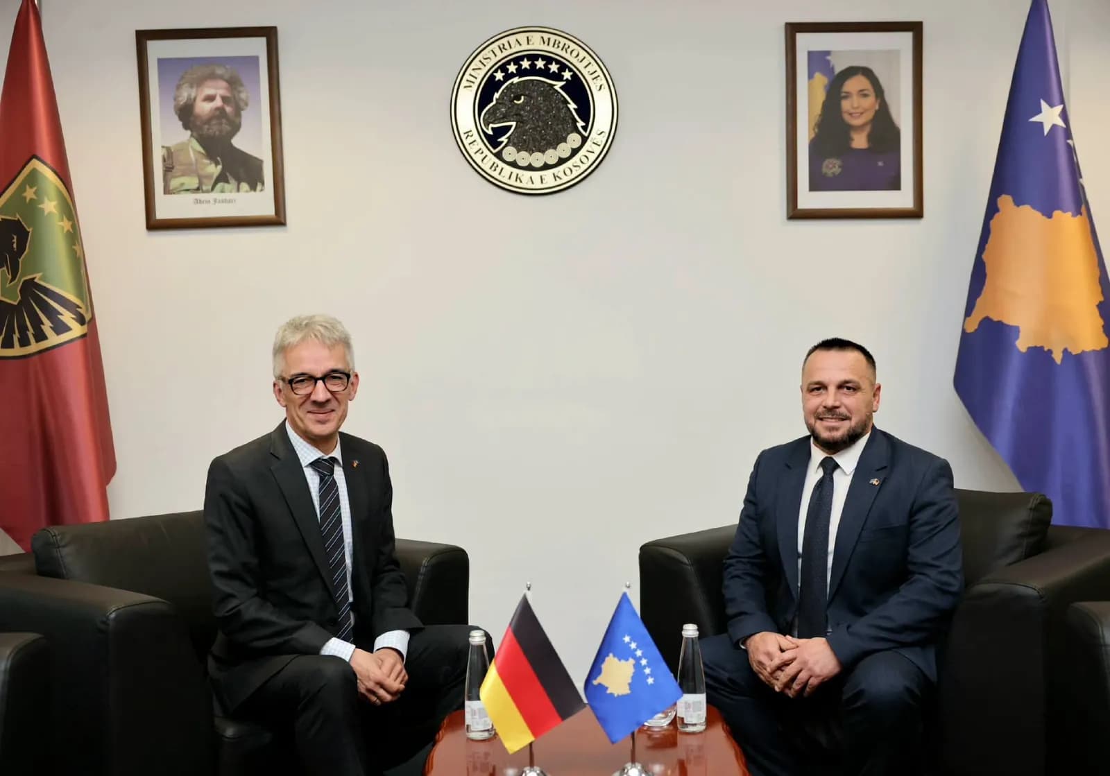 Maqedonci pret ambasadorin gjerman, në fokus siguria dhe bashkëpunimi në mbrojtje
