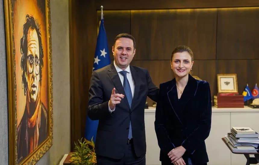 "Abdixhiku tregoi dyfytyrës", Ymeri: Në kat të tretë tha 'Jo,' për dorëzim të mandatit, në kat t'parë tha 'dorëzoni mandatin
