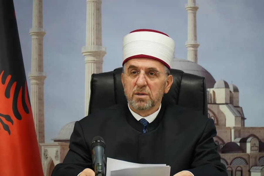 Nga sot flamuri i UÇK-së do të valoi nëpër të gjitha xhamitë në Kosovë