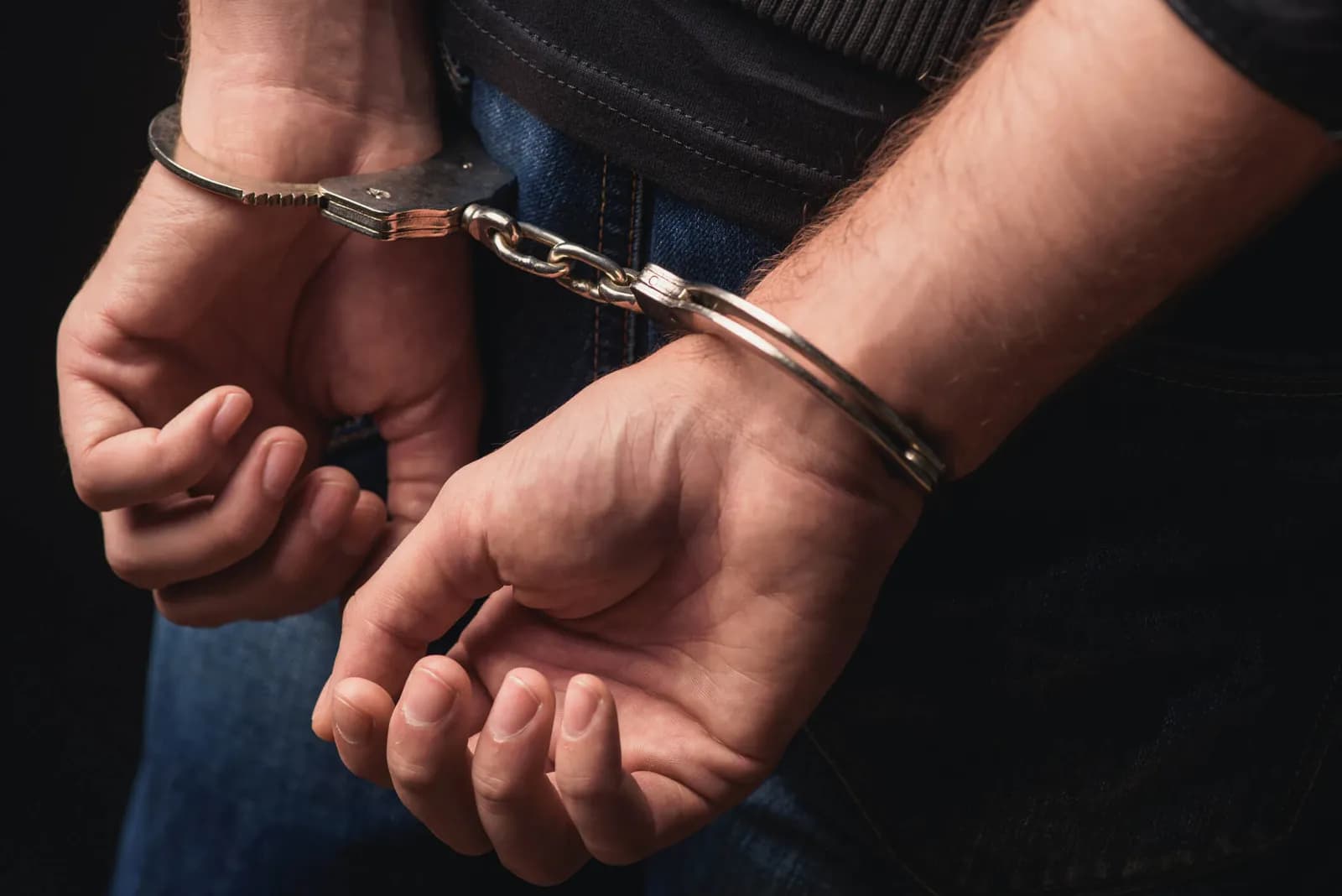 Kanosi policin, prangoset një person në Pejë