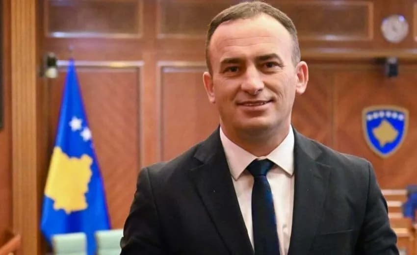 Kryetari i Obiliqit: Në objektin e ish-shkollës teknike duket se u tentua kultivimi i narkotikëve, s’dyshohet për varrezë masive