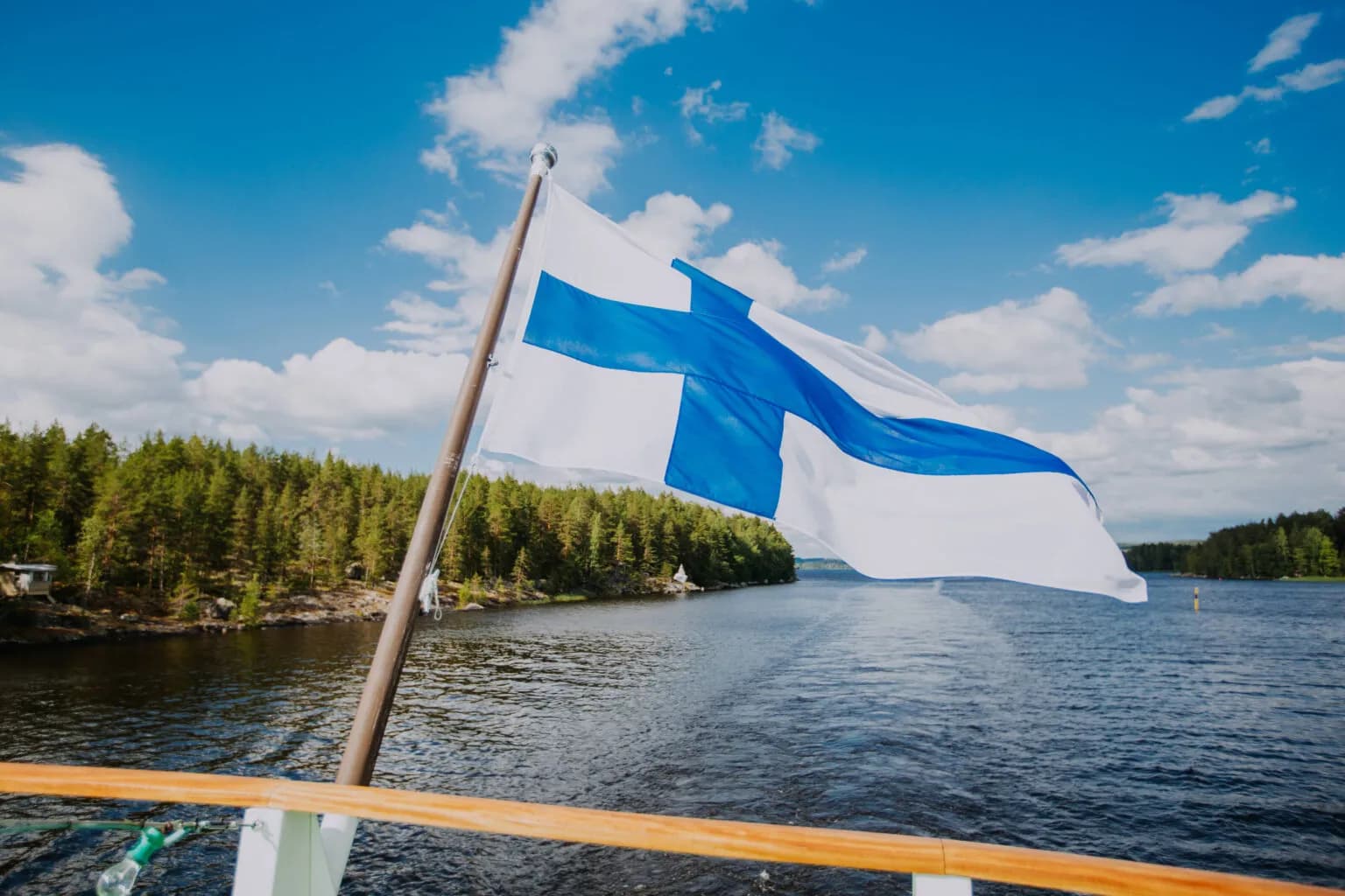 Presidenti i Finlandës paralajmëron popullin: Përgatituni për sulme ruse me dronë dhe sulme hibride