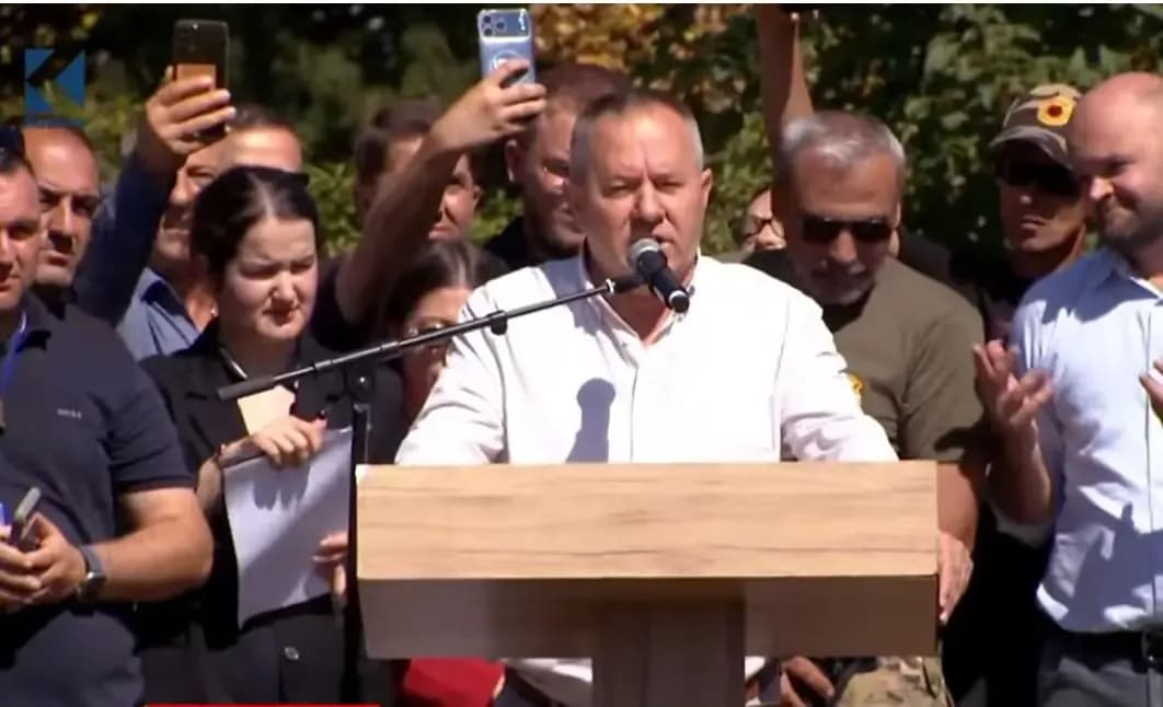 Gucati thirrje Kurtit: Përjashtoje Gërvallën - njerëzit që bashkëpunojnë me armikun, janë armiqë të kombit