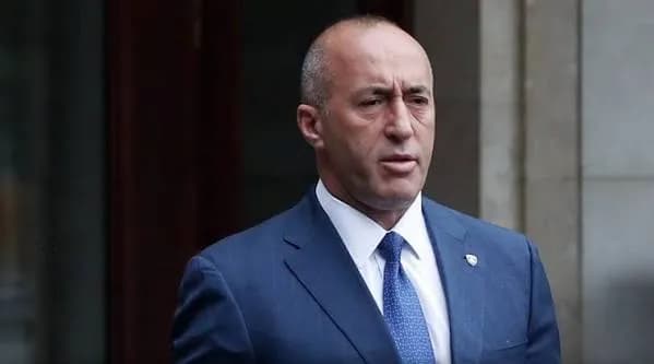 Haradinaj përkujton Fehmi dhe Xhevë Lladrovcin: Kur ra vëllai im Luani, ata të dytë ishin në krye të rreshtit