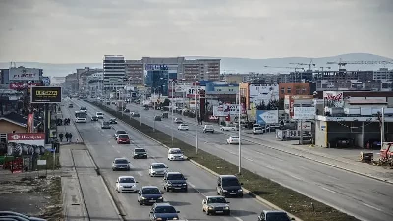 Maratona sot bllokon disa rrugë në Prishtinë e Fushë-Kosovë