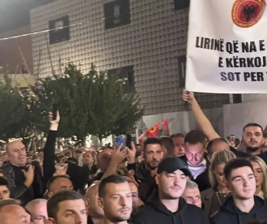 “Të jemi shumë, të jemi bashkë”, LKE bën thirrje për pjesëmarrje në protestën e sontme