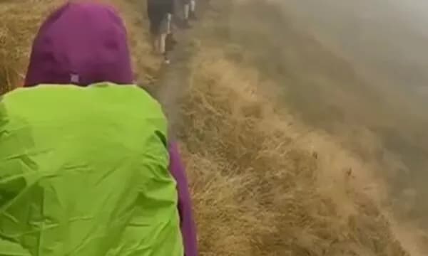 Arrestohet bariu që i kërcënoi turistët me prerje fyti, policia: U lirua pas intervistimit, rasti cilësohet ‘kanosje’