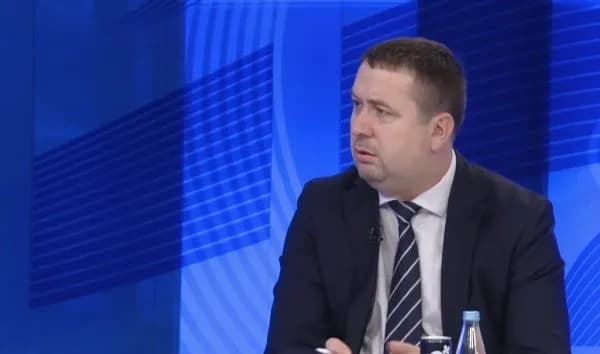 Latifi: UÇK-ja është e vetmja kryengritje e suksesshme në historinë tonë, dhe atë po dështojmë ta mbrojmë si legjitimitet historik e si trashëgimi
