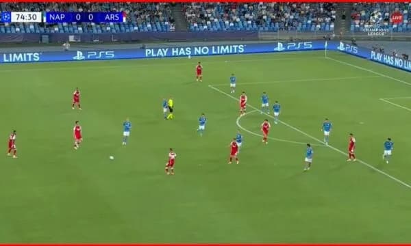 Odegaard thyen rezistencën e Napolit, Arsenal kalon në epërsi në minutën e 75-të