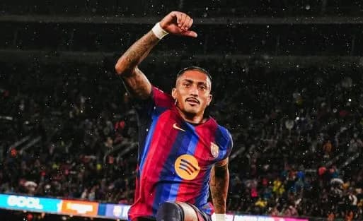 Po shpërthen në formë, Raphinha shpërblehet me kontratë të re nga Barça