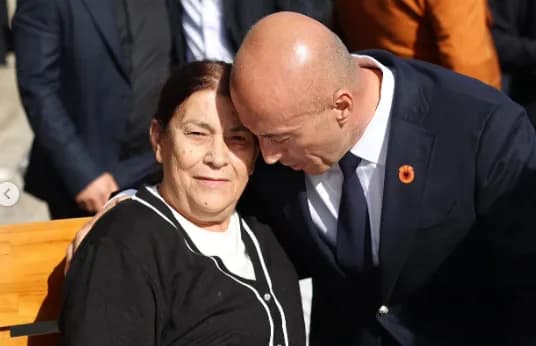 “Nëna Rukë shpërtheu në lotë pas verdiktit ndaj katërshes së UÇK-së”