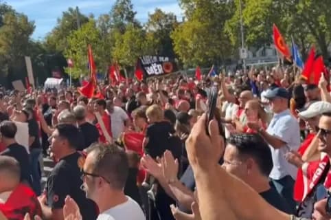 “Jo në emrin tim!”, diaspora në Zvicër protestojnë ndaj vendimit të Speciales