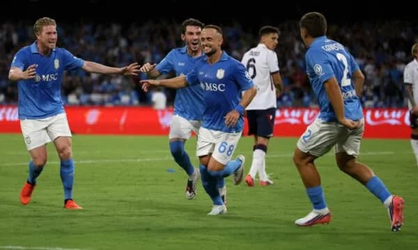 Napoli i falet Stanislav Lobotkas, fiton me vështirësi ndaj Bolognas