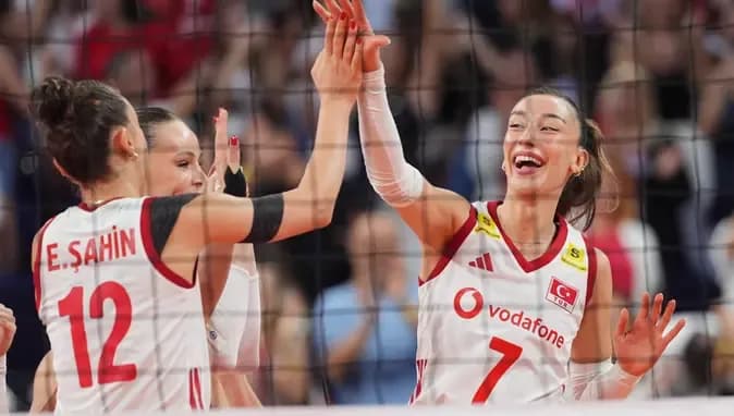 Turqia deklason Serbinë në Volejboll, kalojnë në finale të Europianit