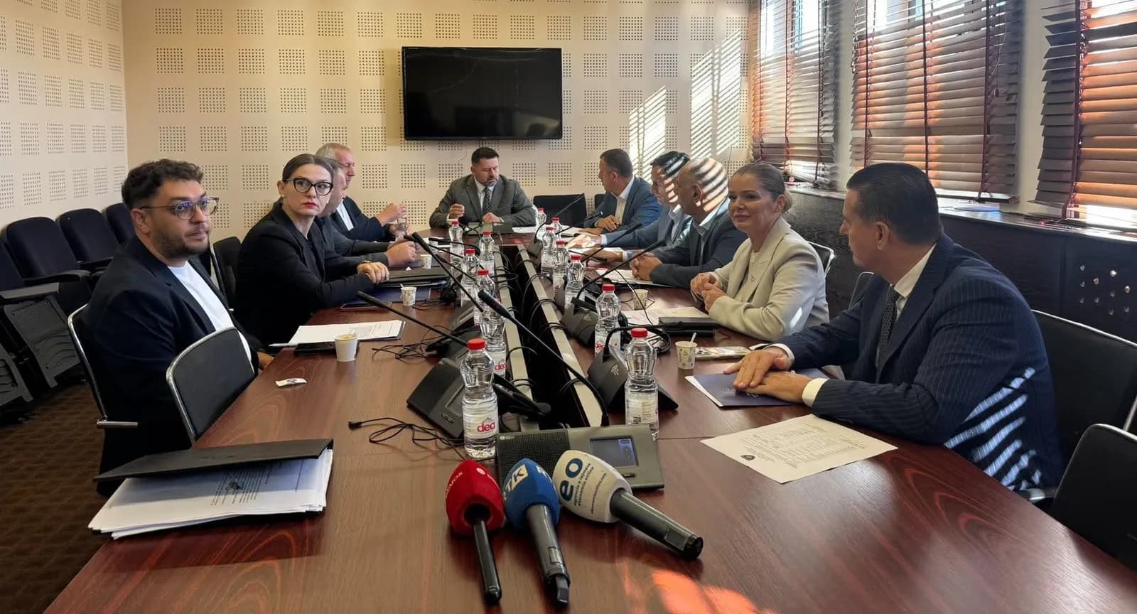 Komisioni për Mbikëqyrjen e AKI-së mblidhet për të shqyrtuar fushëveprimin