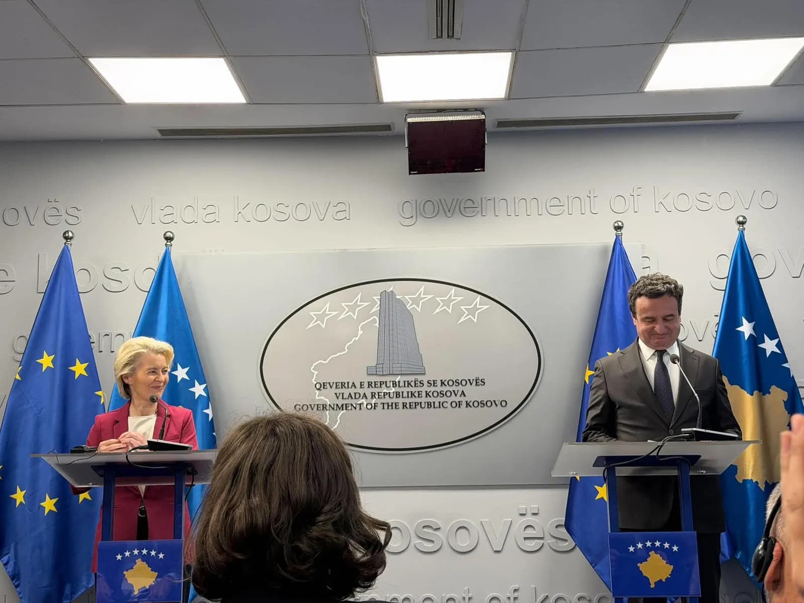 Von der Leyen për ndryshimin e ligjit për Specialen, e shikon Kurti: I takon Kosovës të vendosë