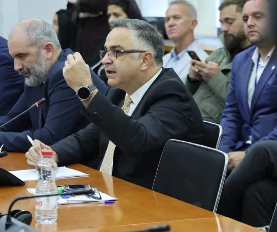 Besnik Tahiri: Qeveri pa ide dhe pa vizion, me një plan legjislativ qesharak!