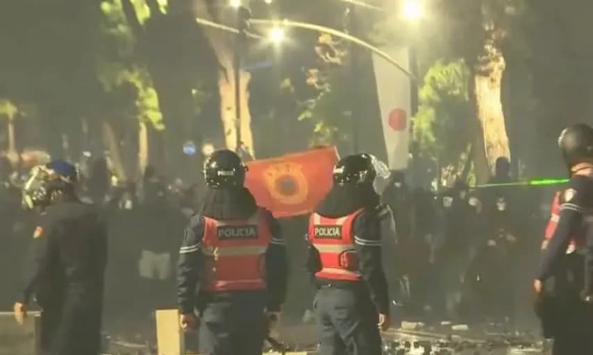 Tirana në kaos