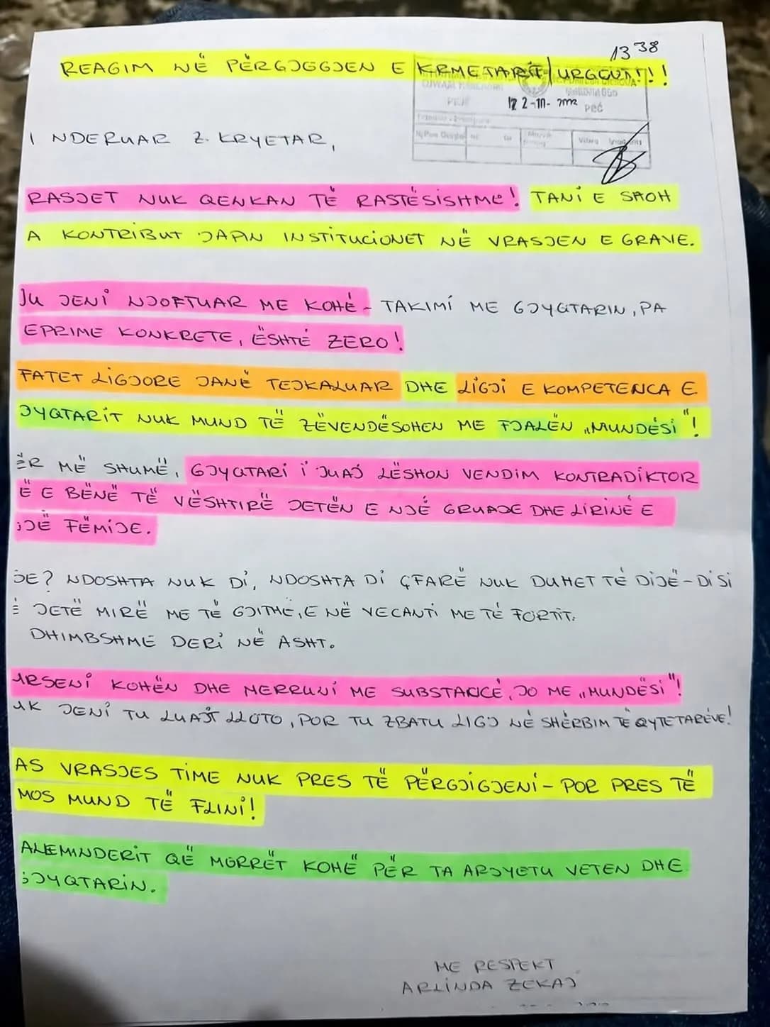 “Pres të mos mund të flini”, letra tjetër e Arlinda Zekajt për shtetin para se vëllai i burrit t’ia marr jetën!