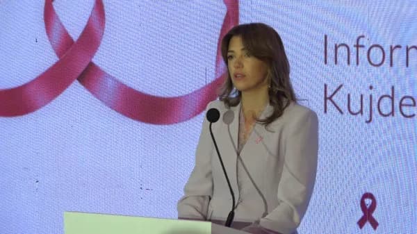 Haxhiu dhe Vitia shpërndajnë pako onkologjike në kuadër të “Tetorit Rozë”