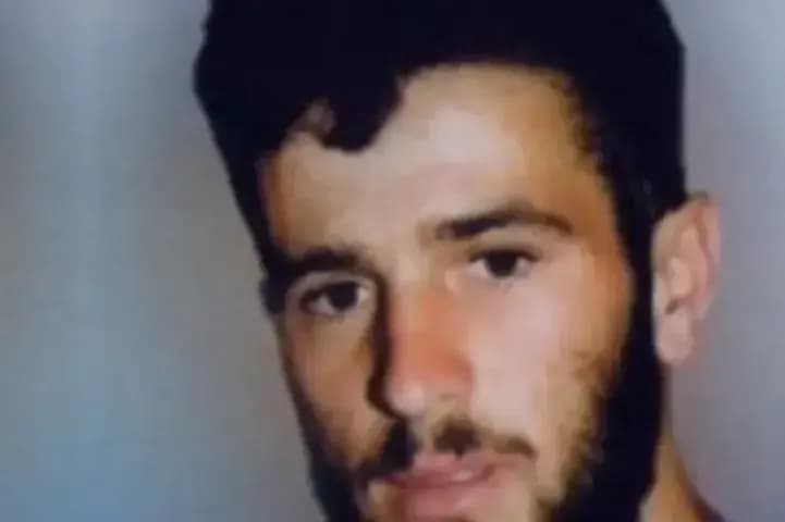 29 vjet nga rënia e dëshmorit Adrian Krasniqi, ushtari i parë i rënë me uniformë të UÇK-së