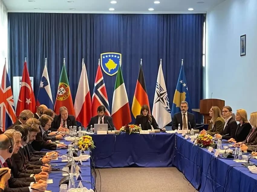 Takim në Kuvend: Haxhiu pret delegacionin e Asamblesë Parlamentare të NATO-s