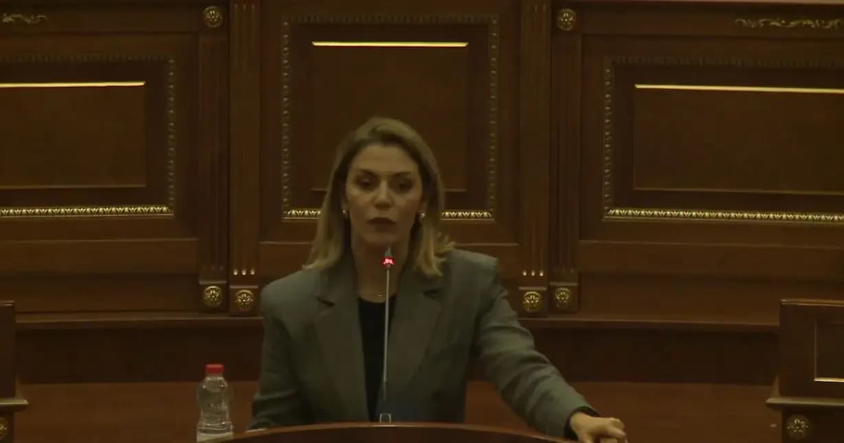 “Operacioni tha u krye me sukses, pacienti ndërroi jetë”, Deliu i reagon Gërvallës për rastin e Arlindës