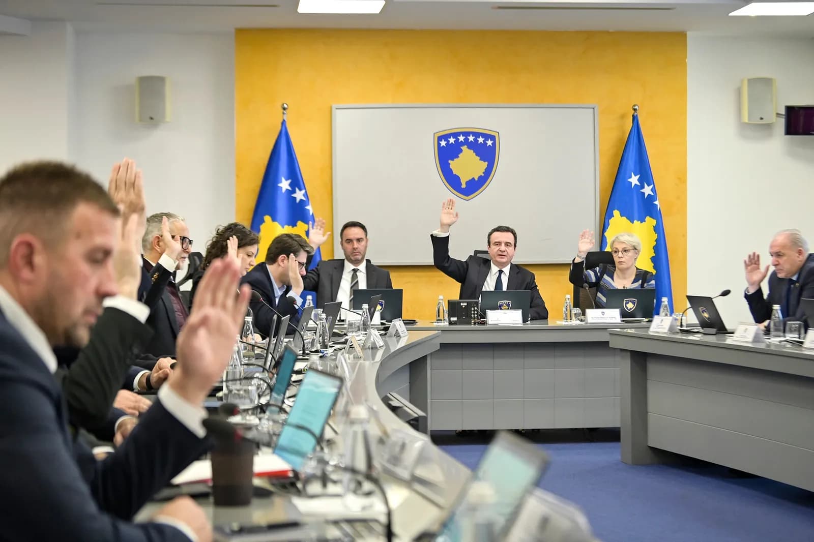 Qeveria i jep dritën e gjelbër, çka pritet tash pas miratimit të ndryshimit të Ligjit për Specialen