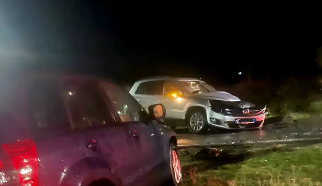 Dalin pamje nga aksidenti i rëndë në Zhur të Gjakovës, pesë persona të lënduar